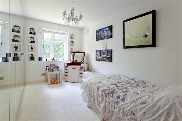 Broadfield Broadhurst Gardens